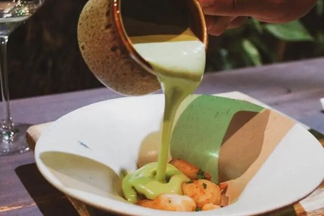 10 Experiences Tour: A Culinary Journey Through Mexico - The audio-visual presentation changes the meal