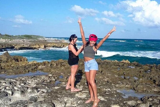 Amazing Cozumel Island Bar Tour - Local botanitas at El Pez Leon