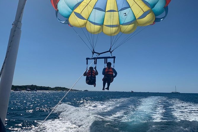 Best Parasailing Cozumel + Locker - What the 10-person limit means