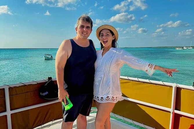 Catamaran Excursion + Open bar + Snorkeling at El Cielo - What lunch includes, and what it does not