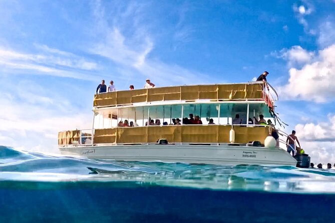 Catamaran Excursion + Open bar + Snorkeling at El Cielo - The biggest weakness: communication and boat comfort