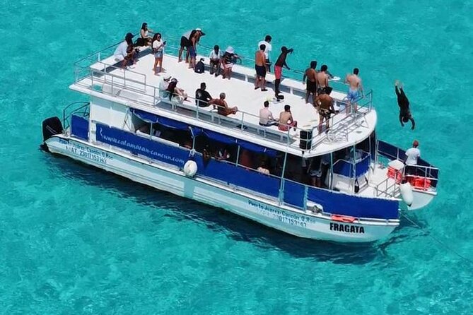 Catamaran in Cozumel with snorkeling at El Cielo and open Bar - Finding the meeting point at 1:00 PM