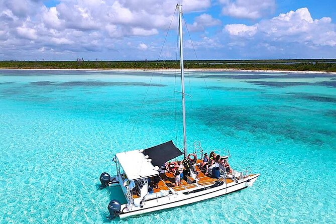 Catamaran Snorkeling to El Cielo and The Money Bar Beach Club - Why this Cozumel catamaran trip works