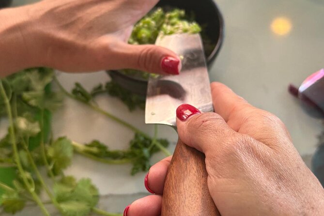 Cocktail Making in Cozumel Mexico - Making guacamole your own
