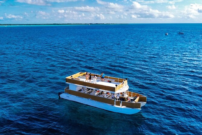 Cozumel Catamaran Tour: Snorkel at Top Reefs & Open Bar - El Cielito and the meal at the end