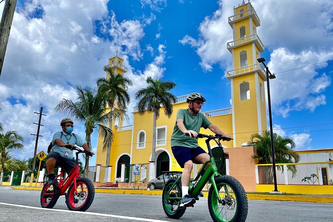 Cozumel: City Tour by E-bike - One hour inside Cozumel’s municipal market