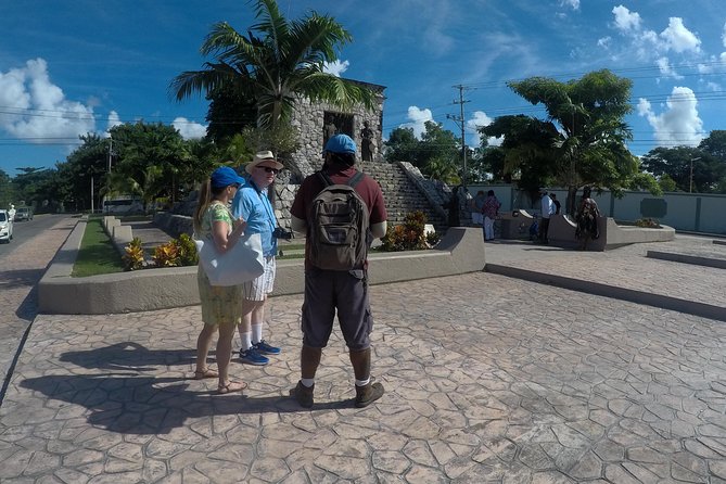 Cozumel History Walking Tour - Waterfront monuments and the story of two cultures