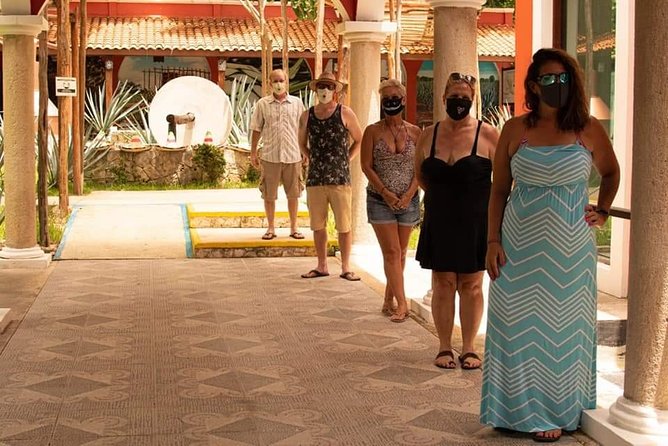 Cozumel Jeep Adventure to Jade Caverns with Lunch and Snorkel - The rough road to Jade Cenote