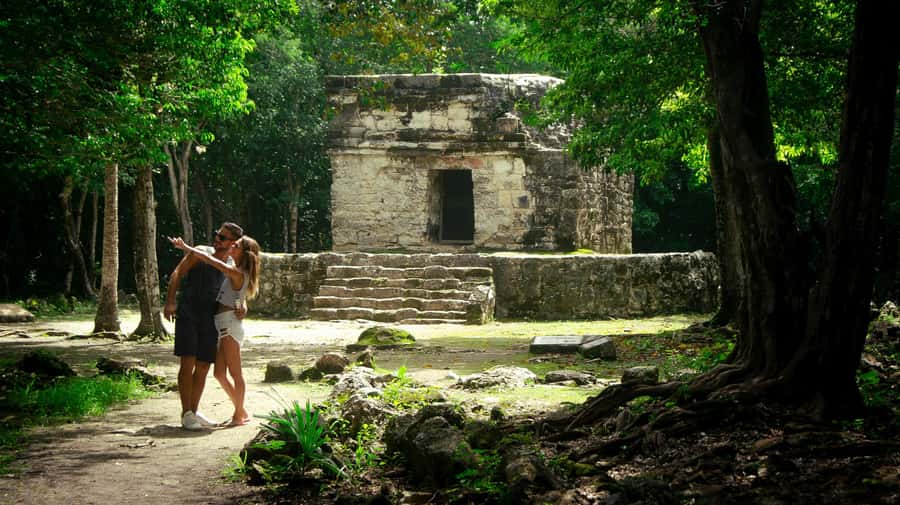 Cozumel: Mayan Ruins Guided Tour with Snorkeling & Lunch - Meeting in San Miguel and getting on the road