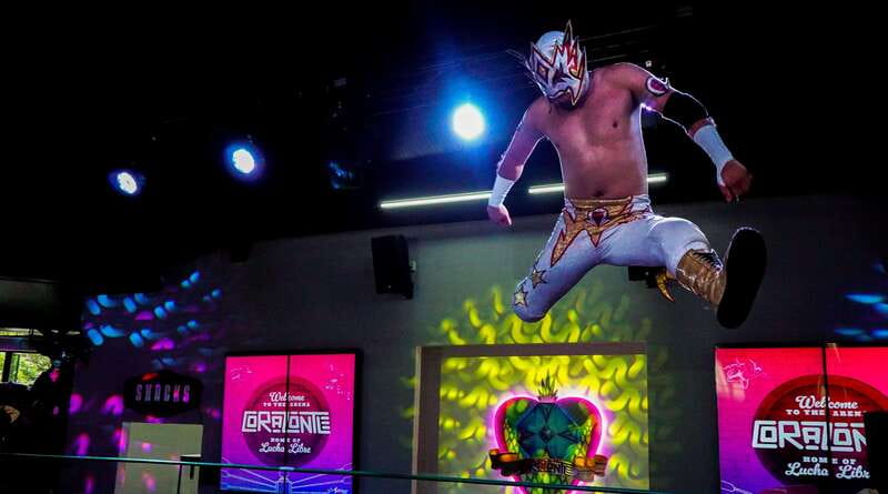 Cozumel: Mexican Lucha Libre Experience! Classic Package - The margarita and pre-show welcome