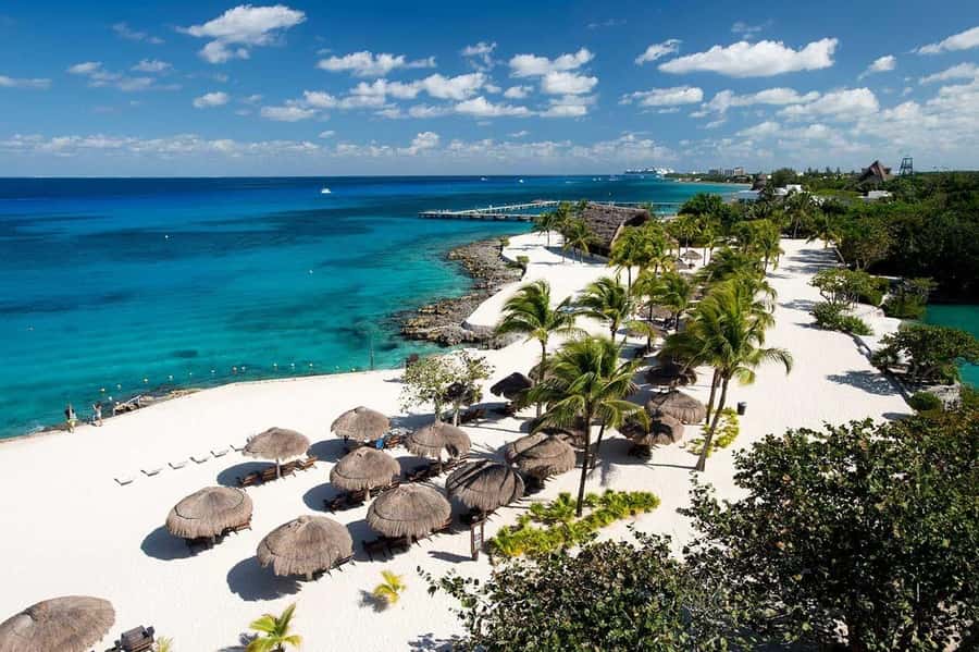 Cozumel: Official Chankanaab Park and Snorkeling with Lunch - Lunch beside the shore