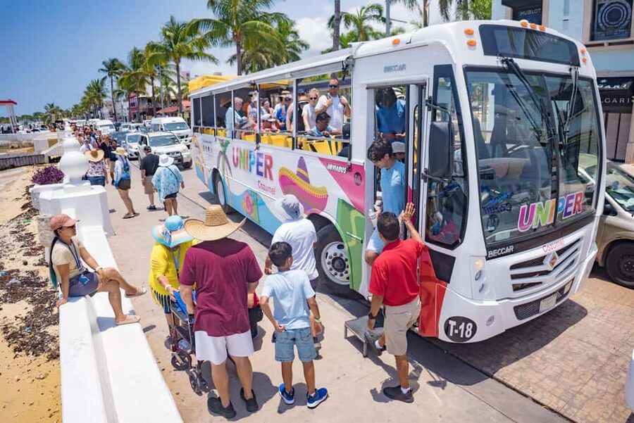 Cozumel: Open Top City Tour & Beach Break - The monuments that give Cozumel its story