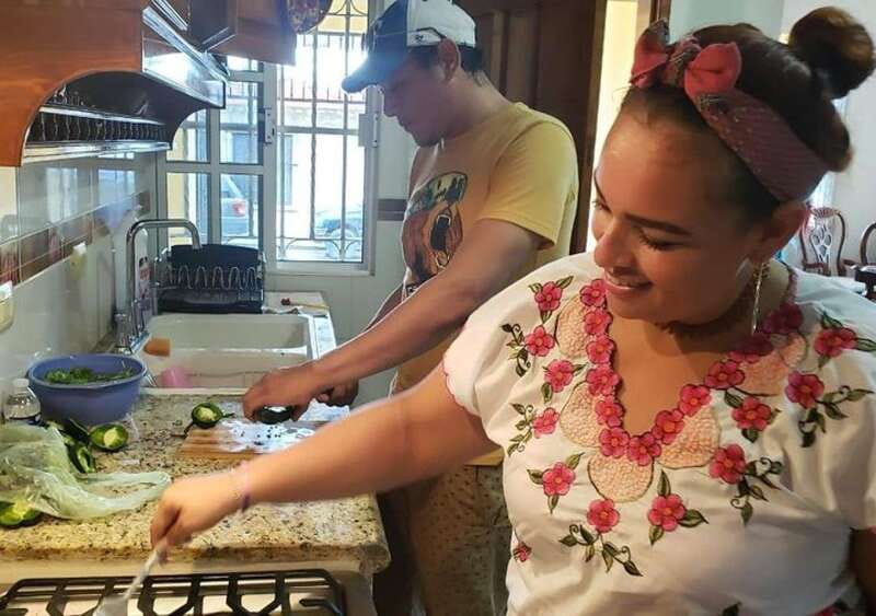 Cozumel: Private Cooking Class in a Family Kitchen - From produce stalls to a family kitchen