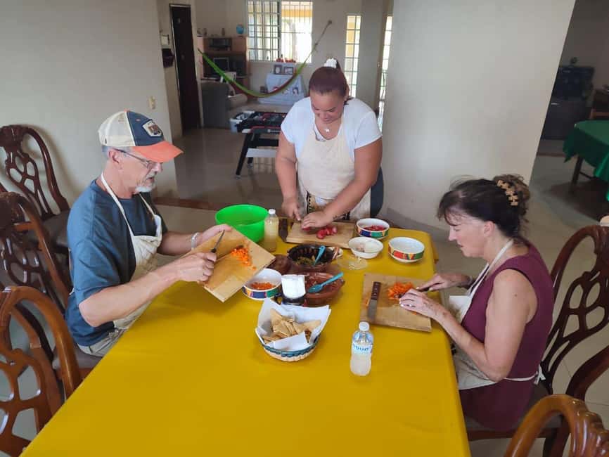 Cozumel: Private Cooking Class in a Family Kitchen - How hands-on is the cooking?