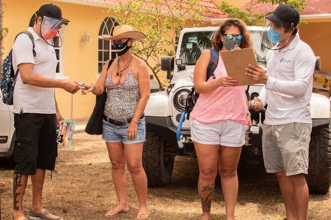 Cozumel Private Jeep Tour with Snorkeling Experience and Lunch - Chen Rio offers a calm place to enter the water