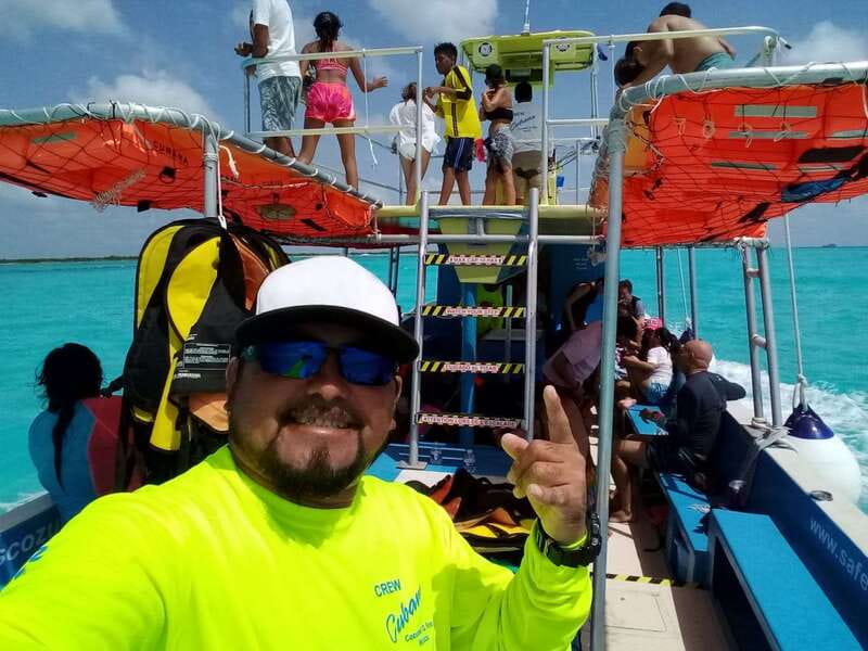 Cozumel: VIP Glass Bottom Boat & Snorkeling 3 Reefs Tour - Second stop: Paradise Reef and the best chance for variety