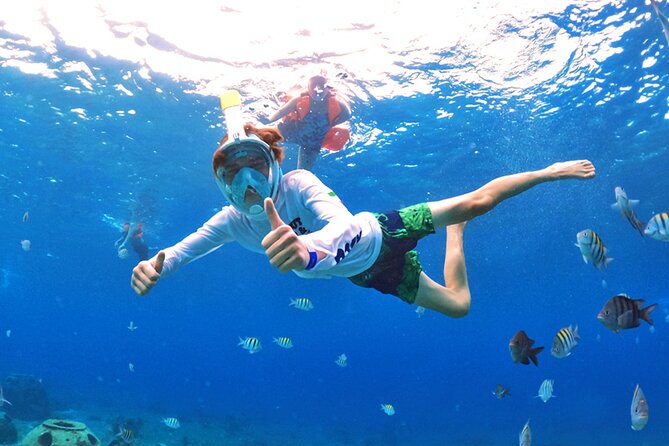 Crystal Boat Tour with Snorkeling and Drinks in Cozumel - The boat group size makes a difference