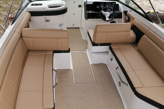 Deluxe Private Boats - 27 ft Sea Ray - Boat comfort, crew service, and the weather factor