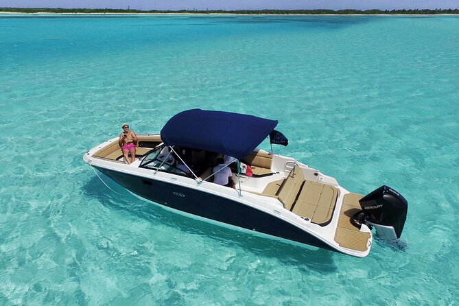 Deluxe Private Boats - 27 ft Sea Ray - Choosing between Cozumel’s north and south