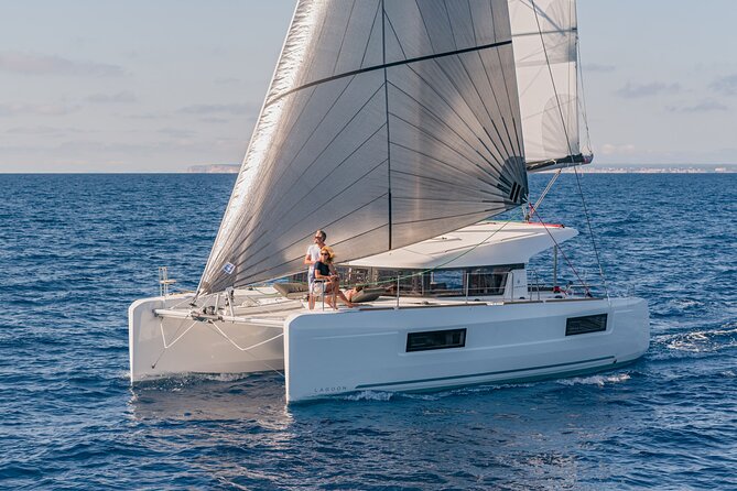Deluxe Private Boats - 40 ft Catamaran - What the 40-foot boat adds to the experience
