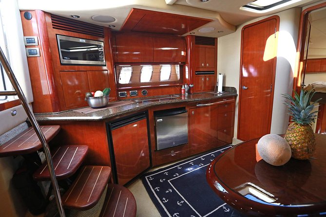 Deluxe Private Boats - 40 ft Sea Ray - What the snorkeling stop is like