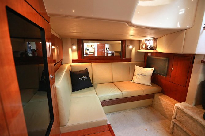 Deluxe Private Boats - 40 ft Sea Ray - Lunch, snacks, and the open bar