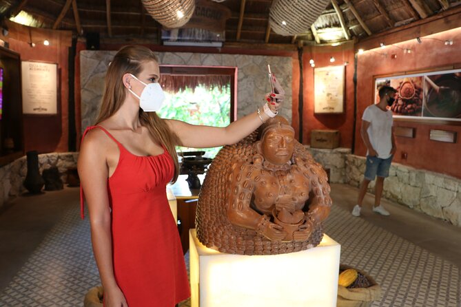 General Admission - The boutique: useful souvenirs and tempting extras