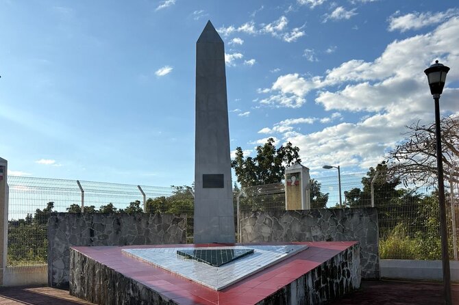 History walking - Foodie Cozumel tour - Fried snacks and Benito Juarez Park