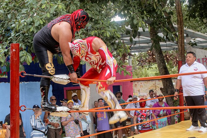 Legendary Mexican Lucha Libre Experience in Cozumel Meet andGreet - The backstage pass is the real bonus