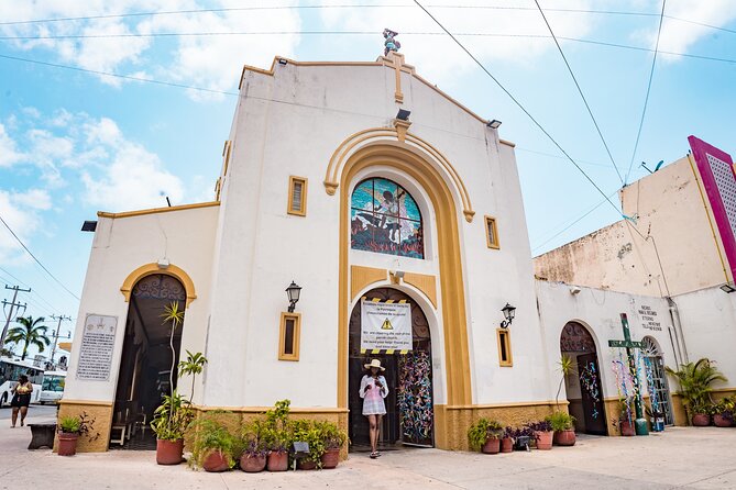 Open Top City Tour & Beach Break - Benito Juarez Park and central San Miguel
