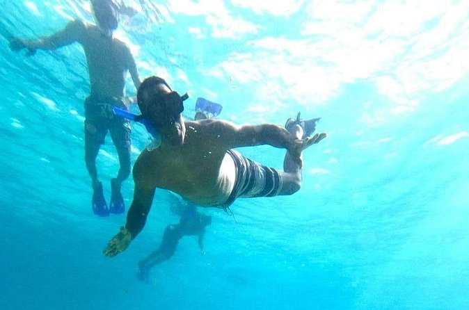 Private snorkeling tour to El Cielo - Guides who watch the water carefully