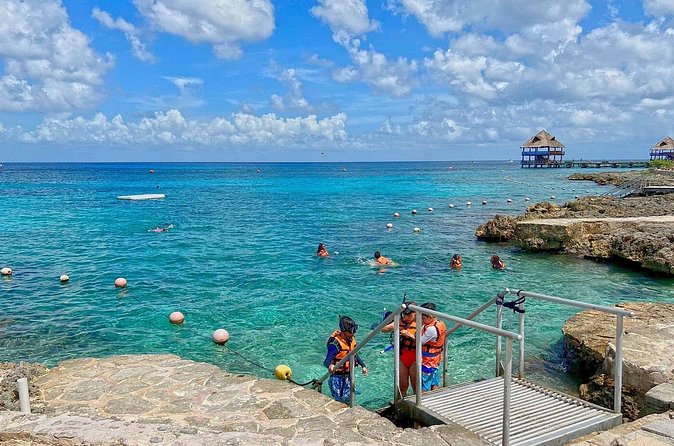 The Perfect Day in Chankanaab Park Cozumel - A break under an umbrella or in a hammock