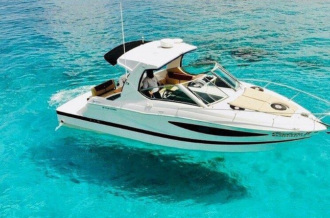 Yacht with visit to heaven cie service snorkell included - Small details that can make the day better